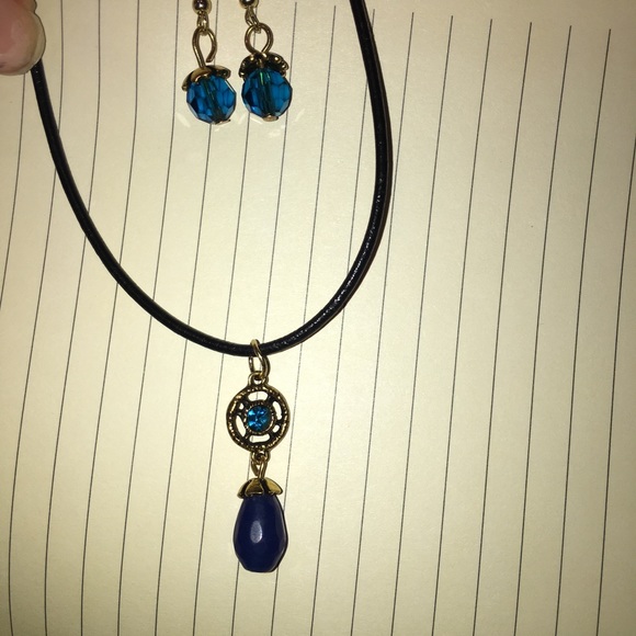 🆕Gorgeous blue pendant w earrings NWT - Picture 2 of 8